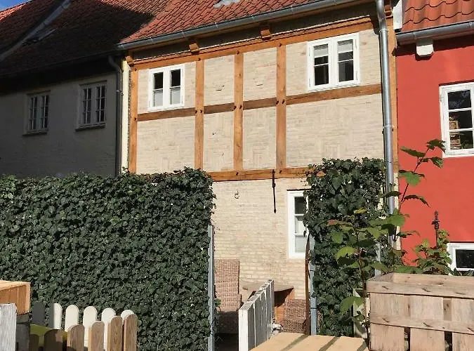 Ferienhaus Oluf 12 *
